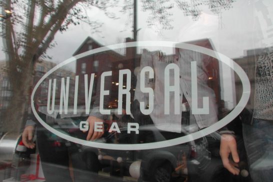 Universal Gear Logo Glass